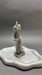 Venüs Heykeli Dekoratif Mum – El Yapımı, Aromalı, Şık Tasarım