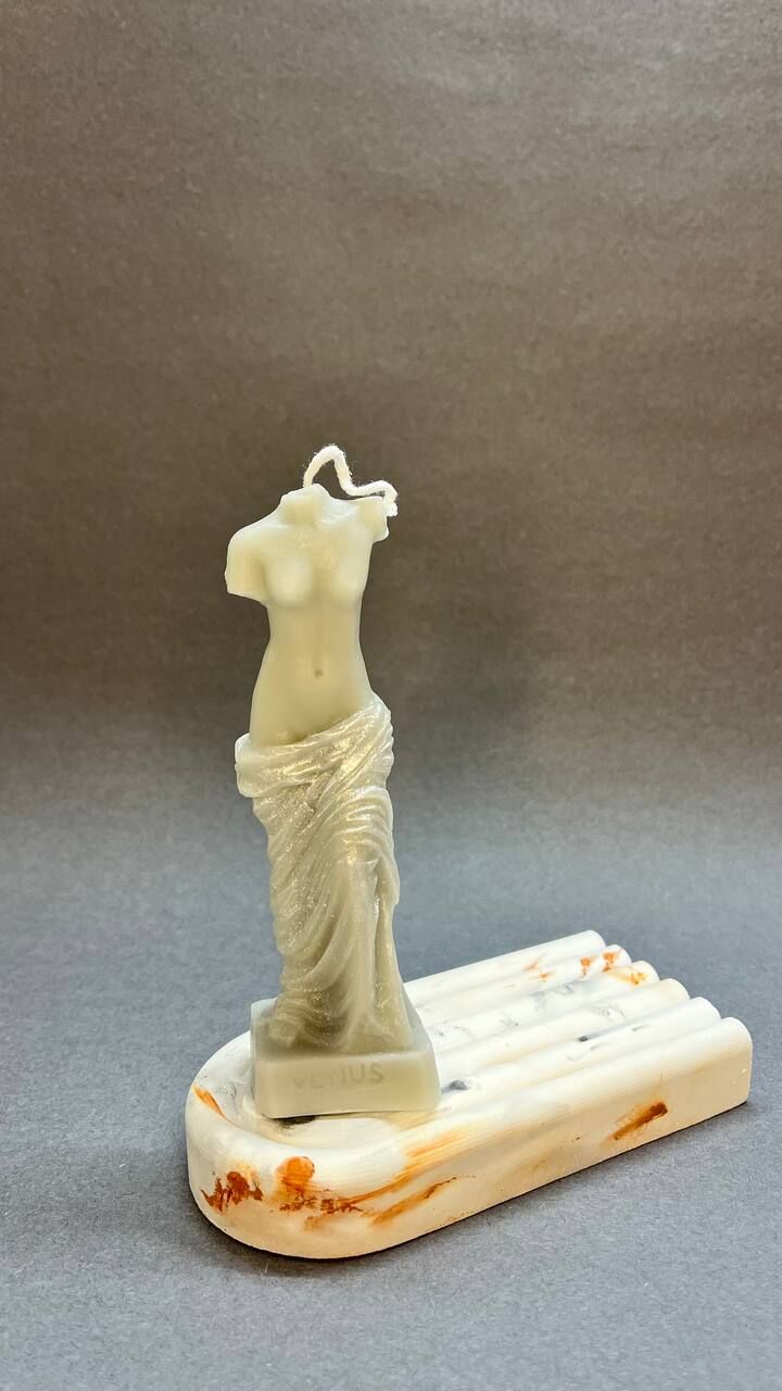 Venüs Heykeli Dekoratif Mum – El Yapımı, Aromalı, Şık Tasarım