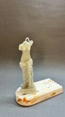 Venüs Heykeli Dekoratif Mum – El Yapımı, Aromalı, Şık Tasarım