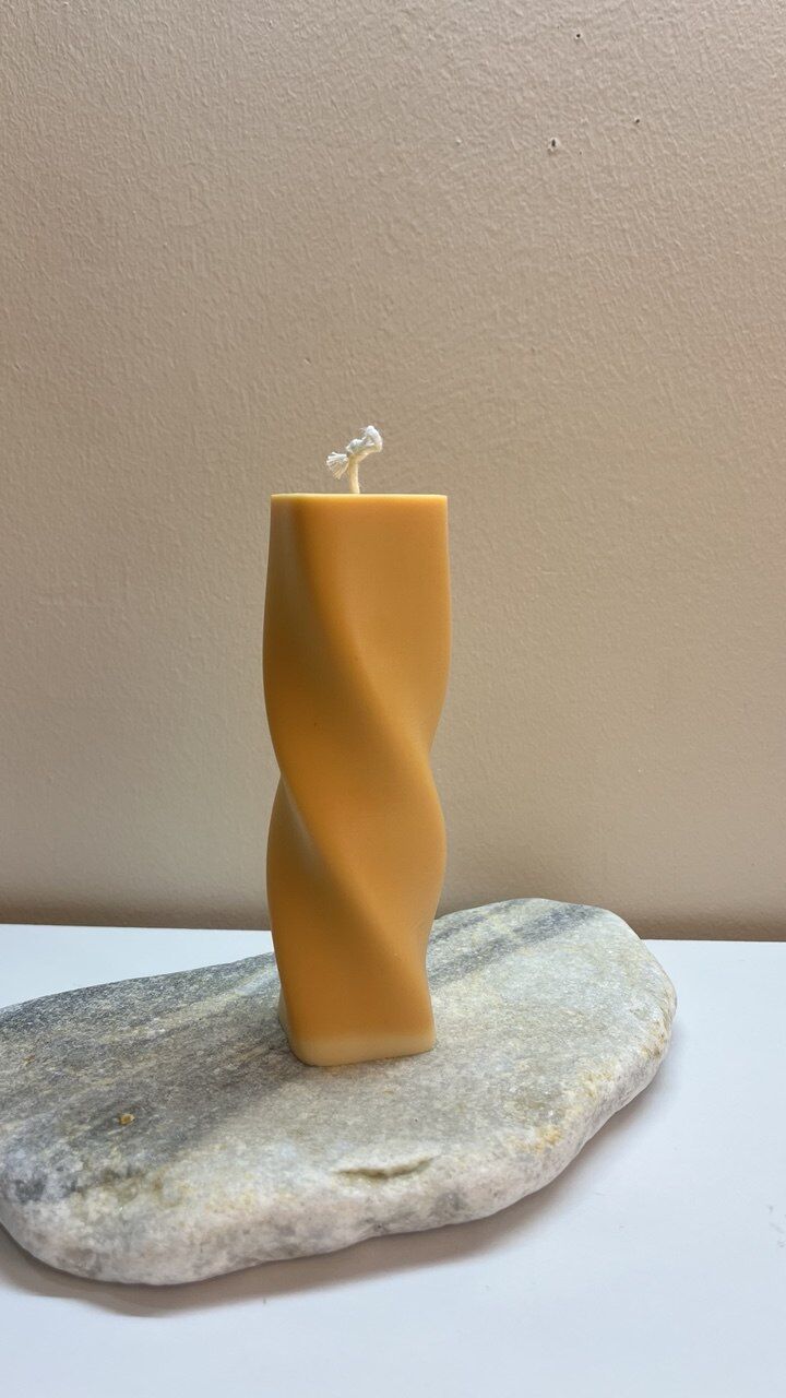Wave Dekoratif Mum – Dalga Formlu, El Yapımı Modern Tasarım