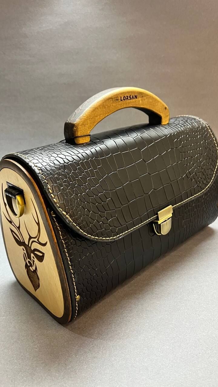 Ceylan Siyah El Yapımı Deri Çanta | Timsah Dokusu ve Ahşap Detaylı Şıklık