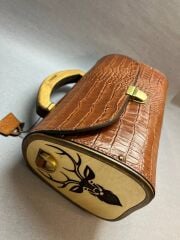 Ceylan kahve El Yapımı Deri Çanta | Timsah Dokusu ve Ahşap Detaylı Şıklık(Kopya)