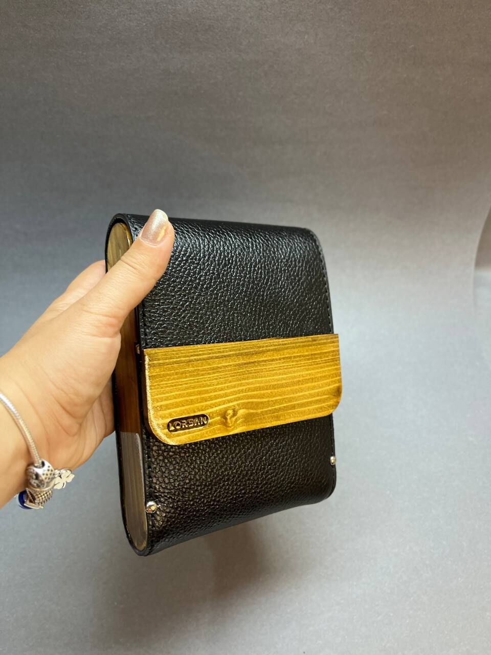 Canan – Doğal Ahşap Kapaklı Hakiki Deri Yürüyüş Çantası