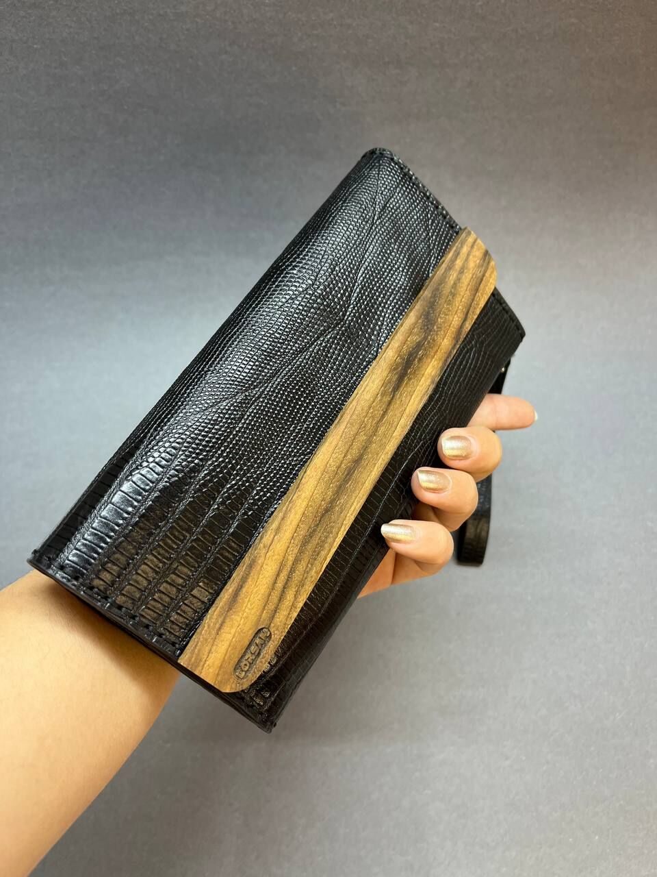 Canan – Ahşap Detaylı Siyah Hakiki Deri Cüzdan