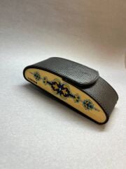 Didar Siyah El Yapımı Gözlük Kutusu – Geleneksel İran Minyatür Sanatıyla Şık Tasarım