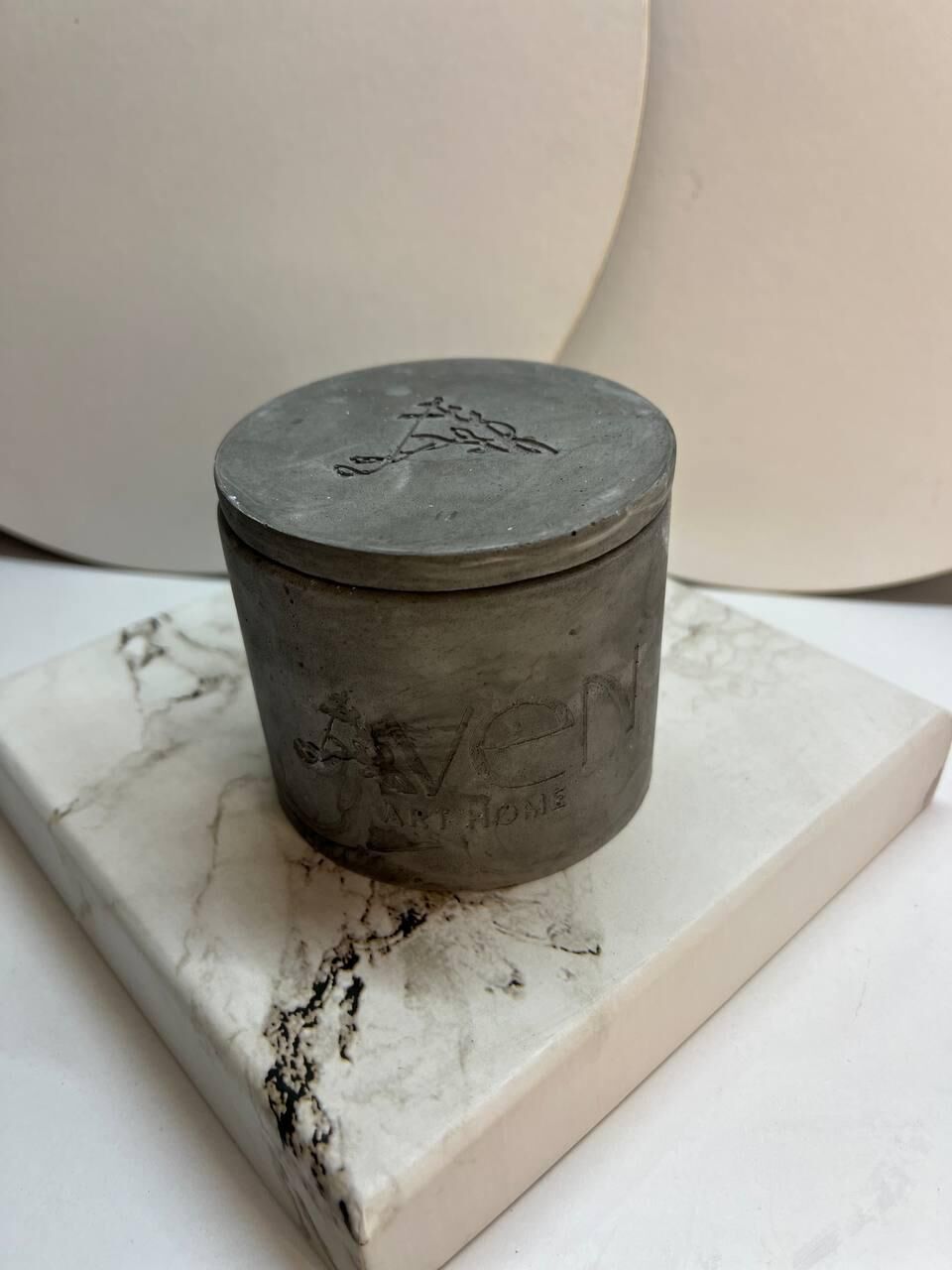 Amber kokulu Mum – El Yapımı gri taş tozu kap, 120ml Modern Tasarım, %100 Soya Wax